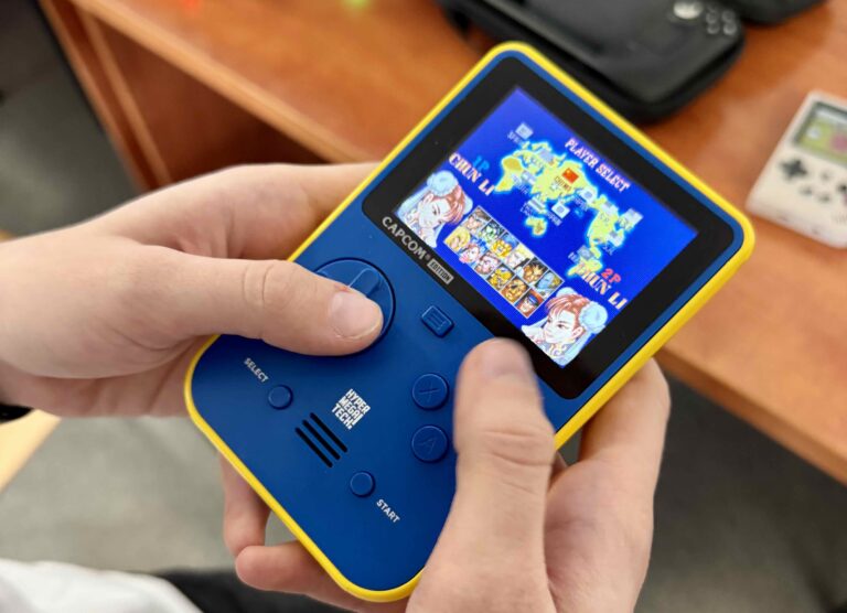 Recenzja konsoli HYPER MEGA TECH Super Pocket z uniwersum EVERCADE